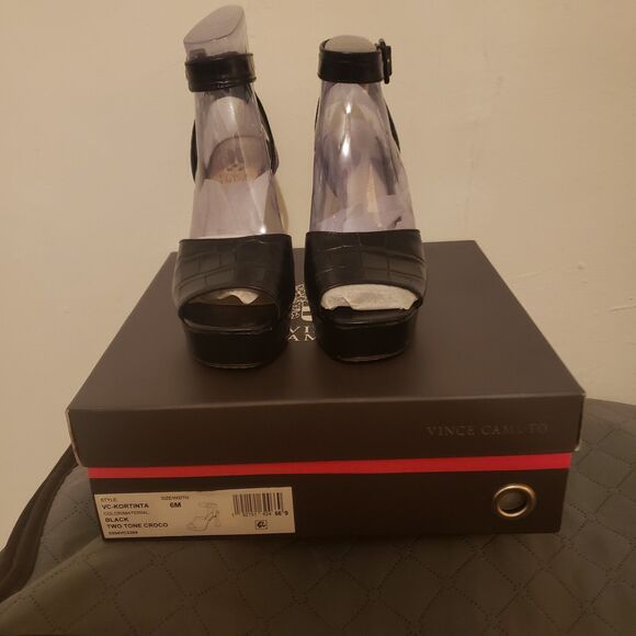 NIB Vince Camuto Kortinta croc-embossed platform high-heel sandal black SZ 6M - Picture 3 of 6